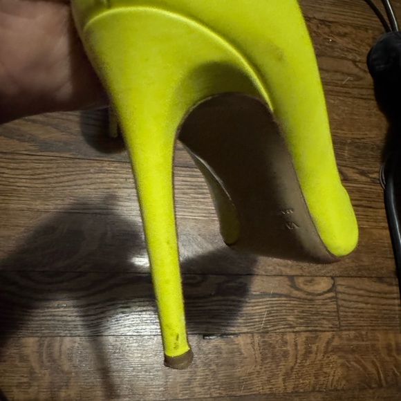 Valentino rockstud heels. Yellow/lime neon - Picture 5 of 13